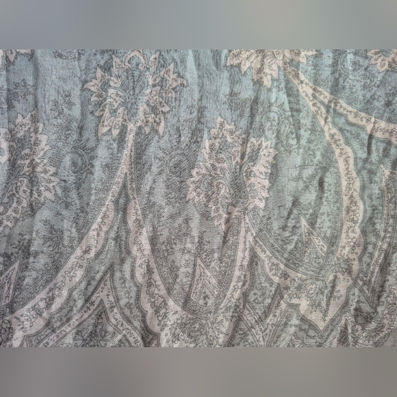 Scarf - Picture 3 of 6